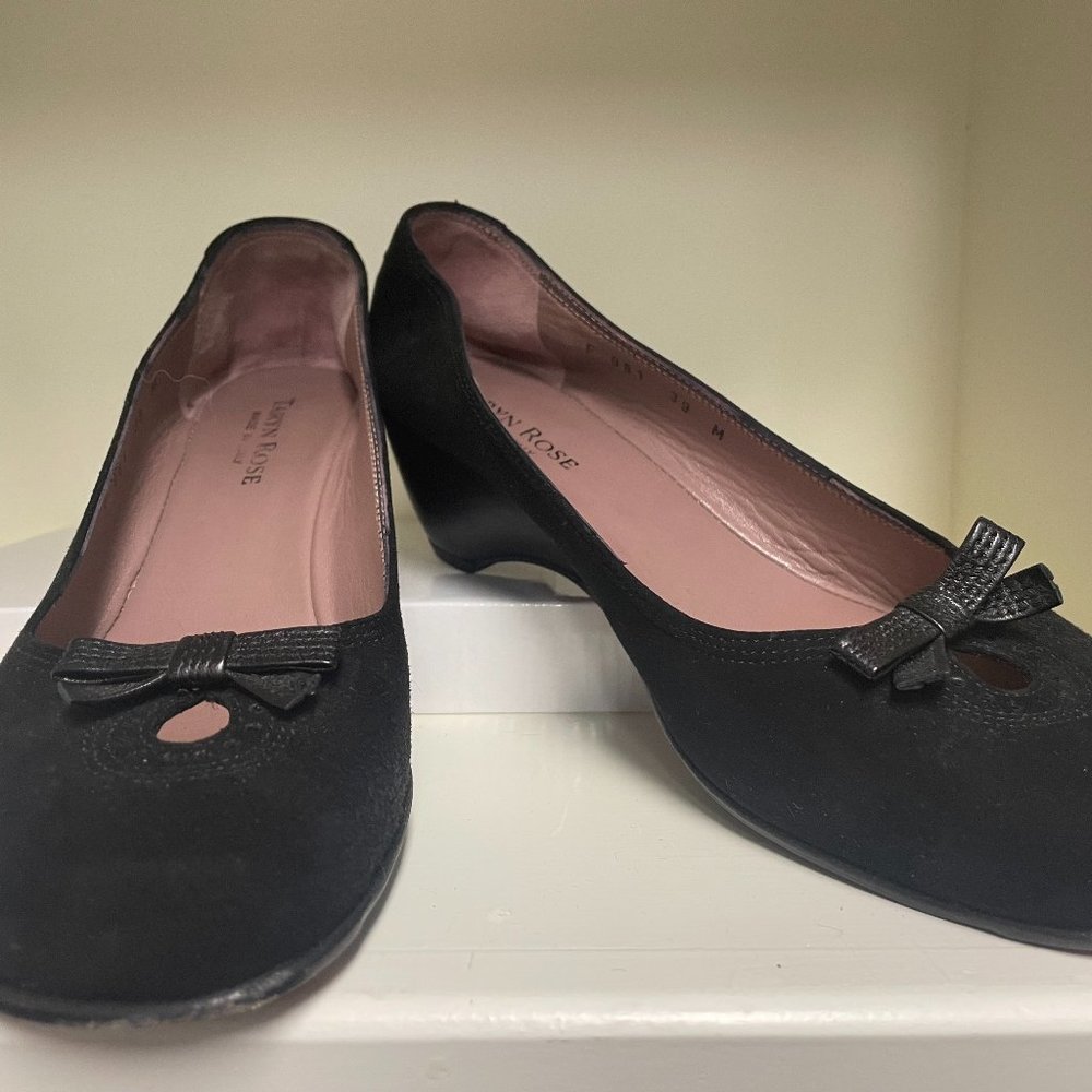 Taryn Rose Suede wedge